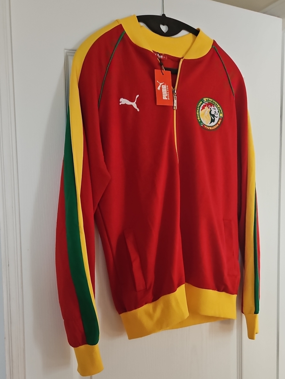 NEW PUMA Senegalese Football Federation Red, Yellow And Green Jacket SIZE XL - Picture 2 of 9